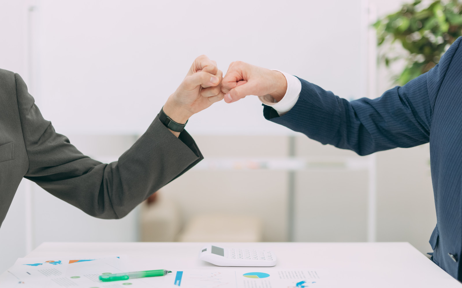 企業とつながる